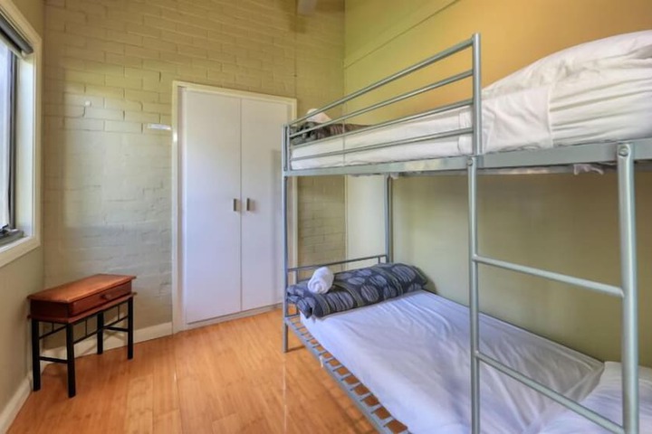 Room 16 of 96