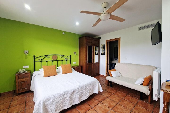 Room 4 of 31
