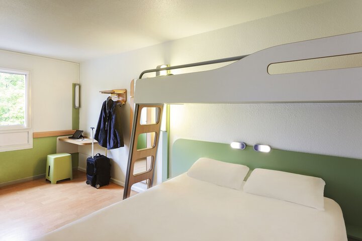 Room 3 of 61