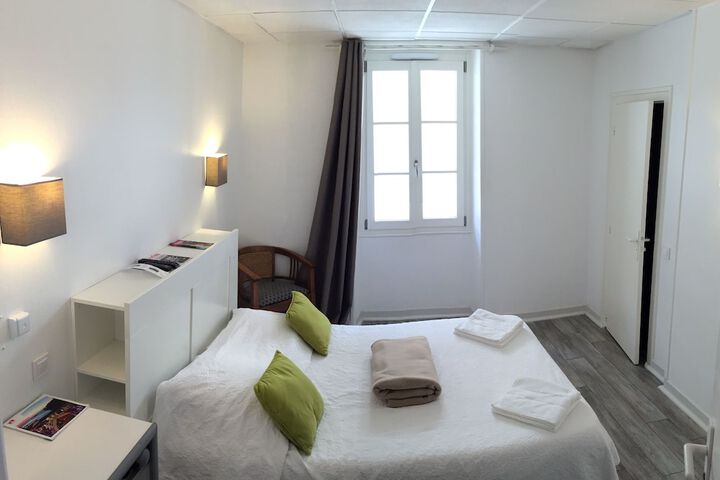 Room 8 of 40