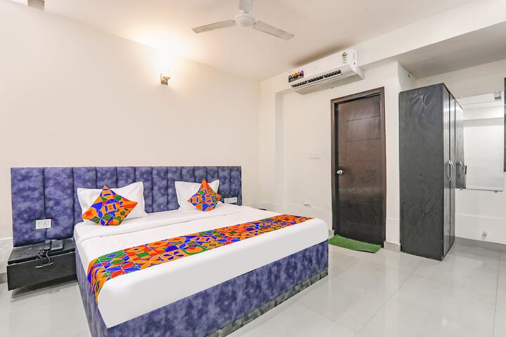 Room 18 of 27