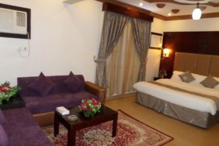 Room 6 of 22