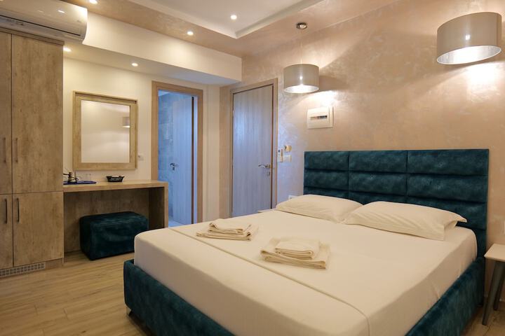 Room 40 of 103