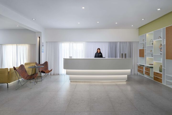Hotel Interior 4 of 87