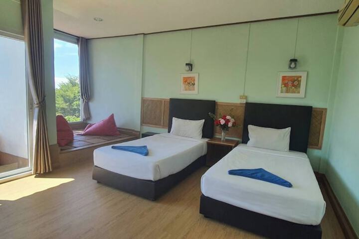 Room 62 of 148