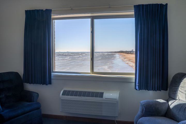 Room 9 of 50