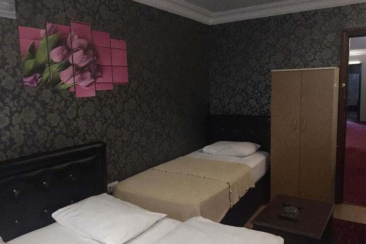 Room 18 of 32