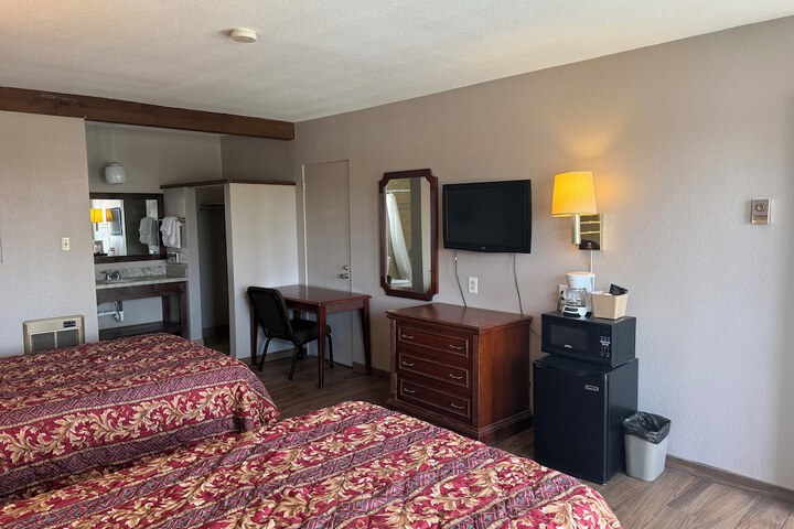 Room 10 of 20