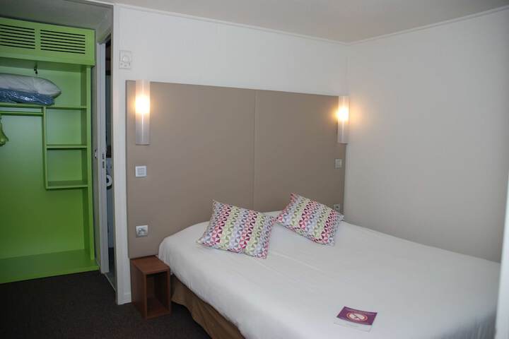 Room 12 of 29