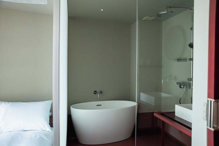 Room 25 of 34