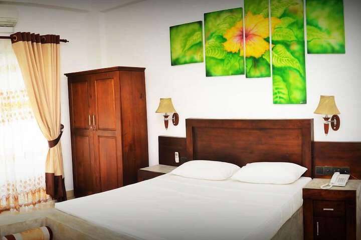 Room 14 of 25