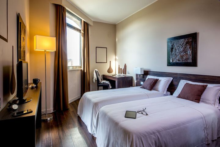 Room 14 of 33