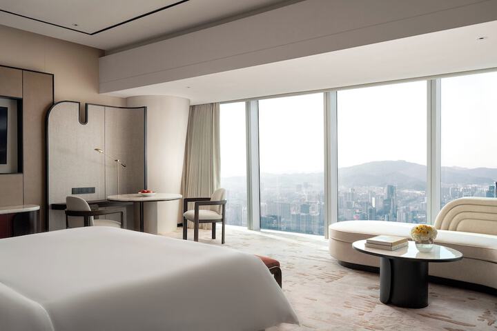 Room 47 of 95