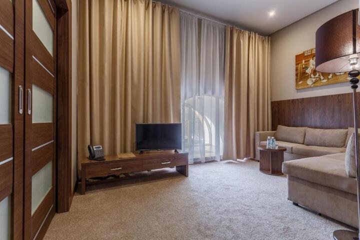 Room 9 of 47