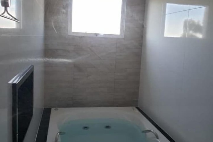 Hot Tub 16 of 25
