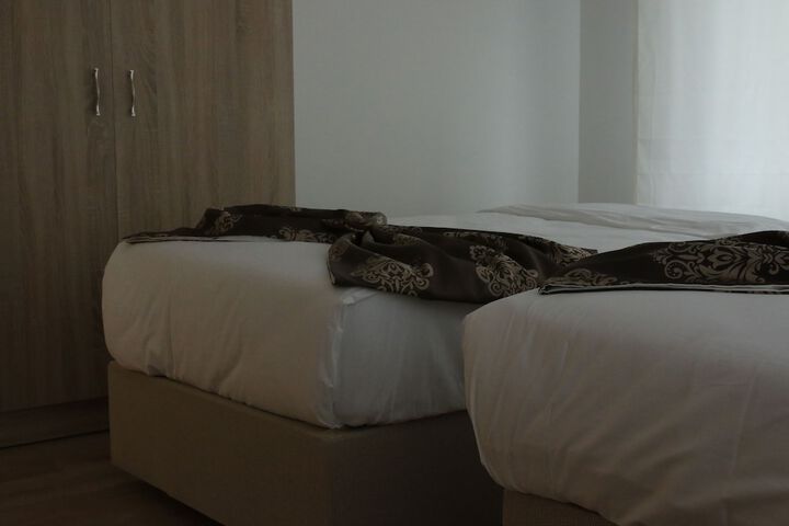 Room 3 of 25