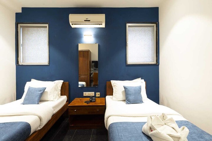 Room 18 of 25