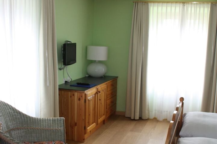 Room 5 of 23