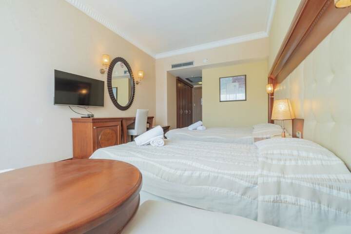 Room 15 of 119