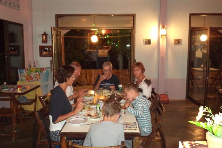Dining 73 of 104