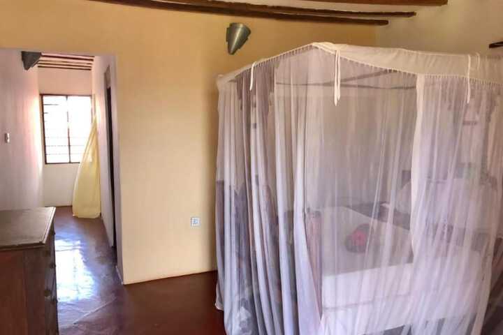 Room 8 of 14