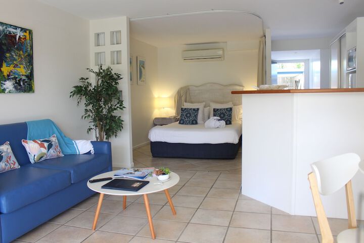 Room 2 of 39
