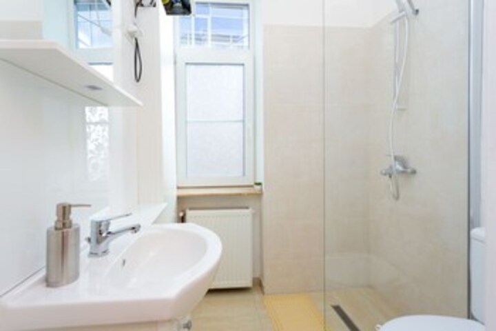 Room 2 of 11
