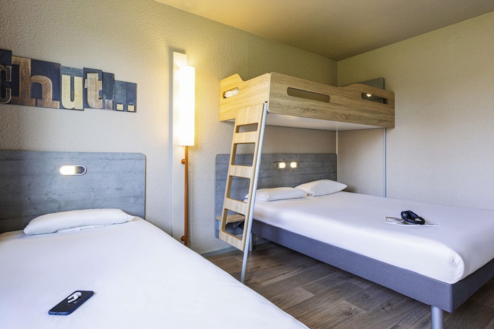 Room 8 of 39