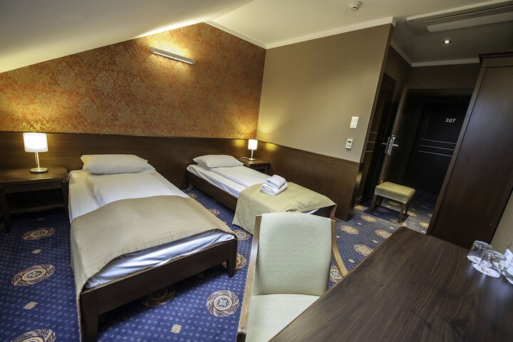 Room 3 of 37