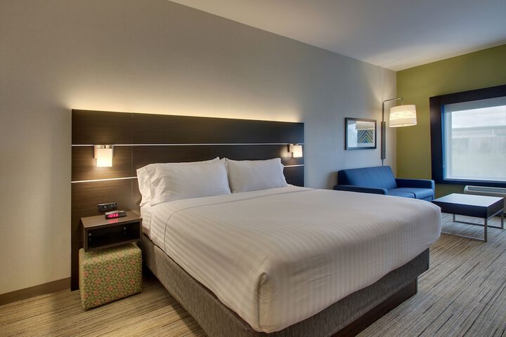 1 King Bed (11 of 37)