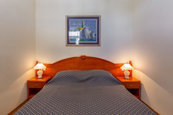 Room 28 of 41