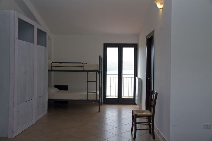 Room 18 of 18