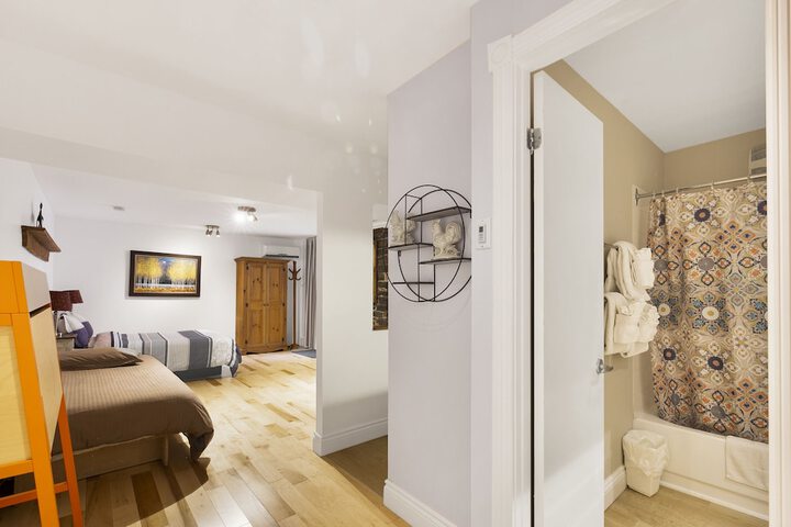 Room 16 of 49