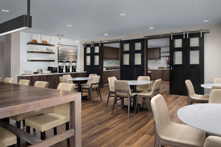 Breakfast/Coffee Service 35 of 41