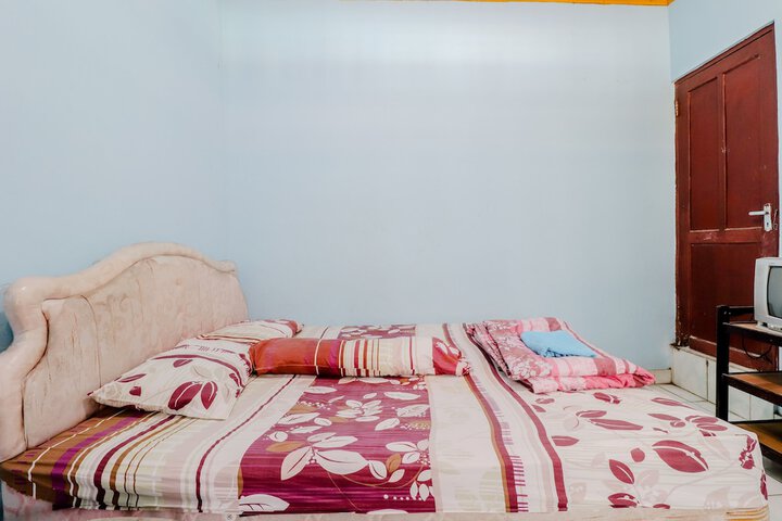 Room 6 of 33