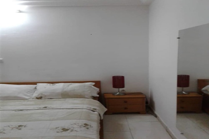 Room 4 of 11