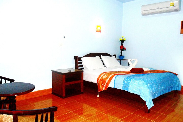 Room 2 of 34