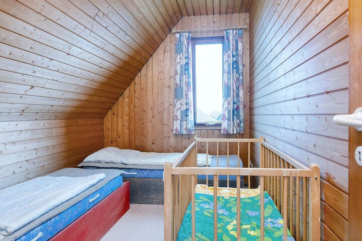 Room 2 of 24