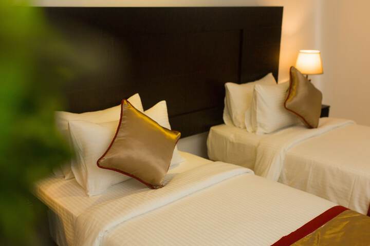 Room 17 of 28