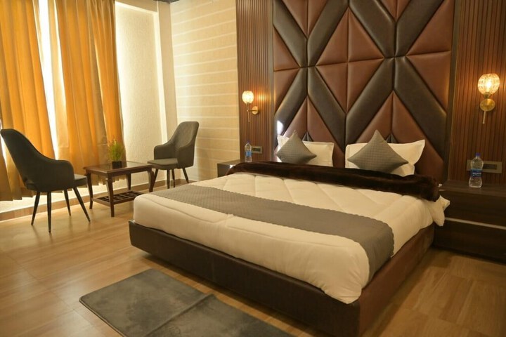 Room 14 of 19