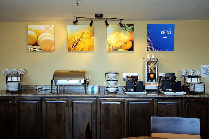Breakfast area