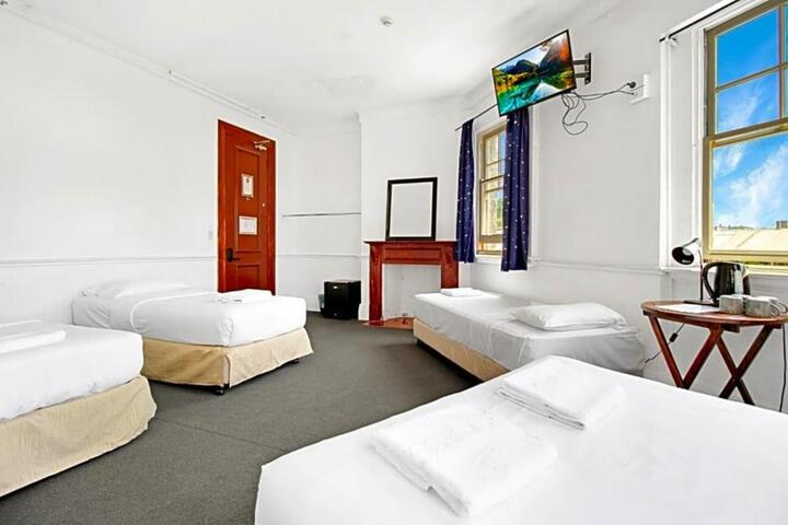 Room 29 of 38