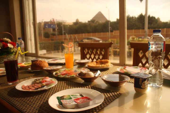 Dining 10 of 13