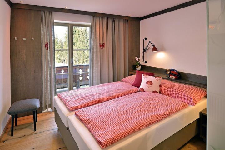 Room 2 of 34