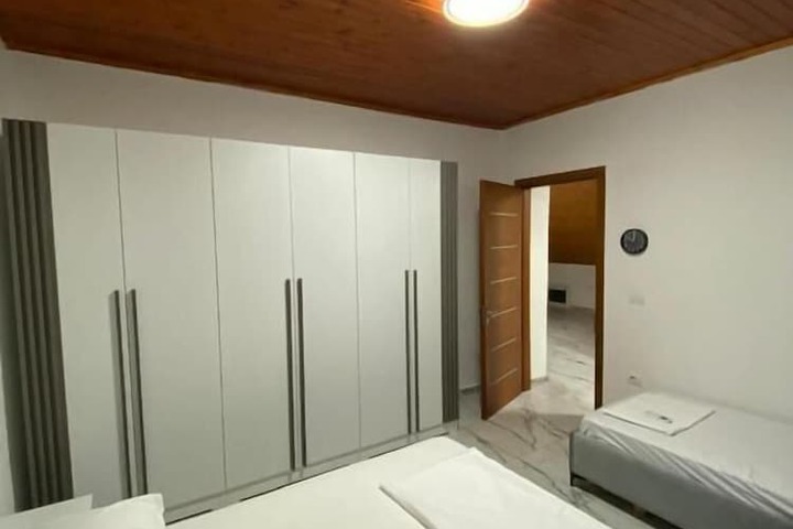 Room 12 of 62