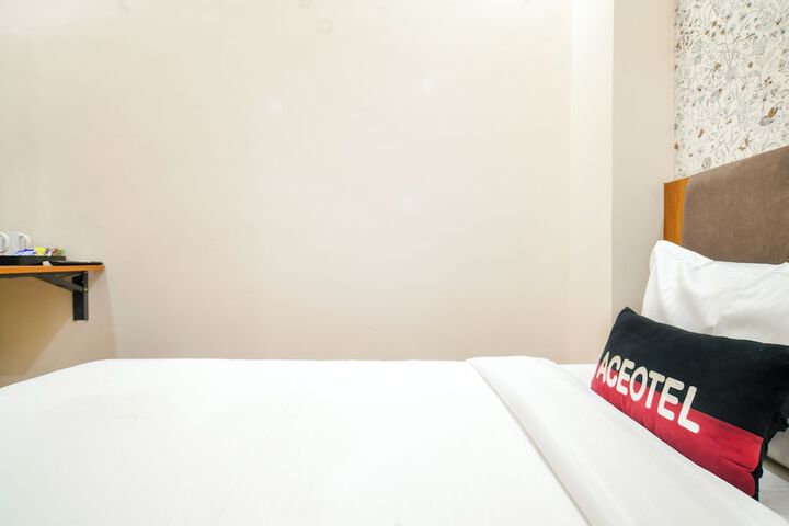 Room 15 of 48