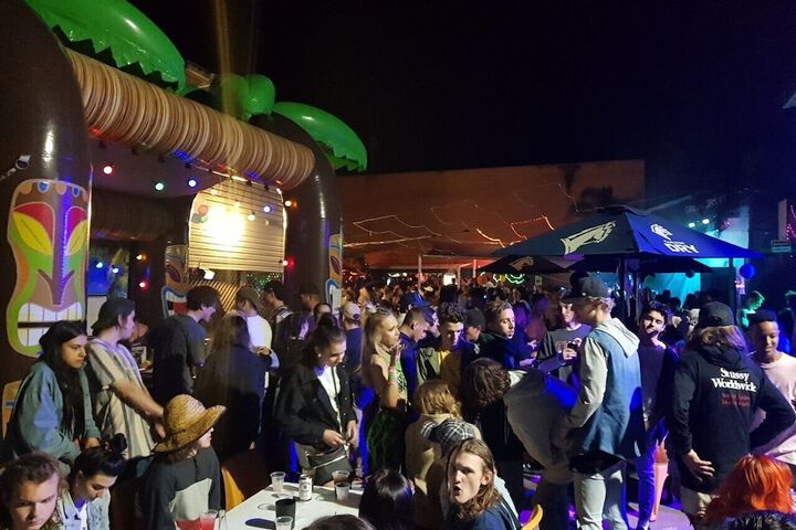 Entertainment 32 of 34