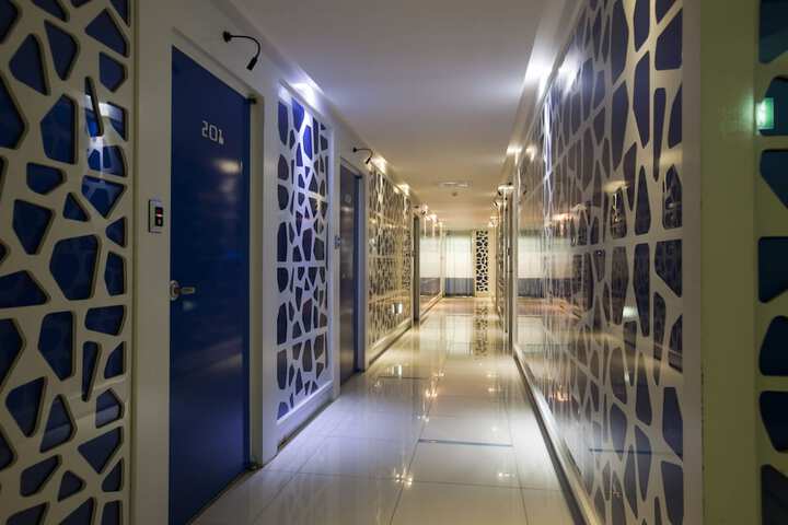 Ballroom/Hall 71 of 77