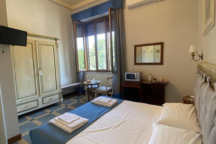 Room 12 of 40