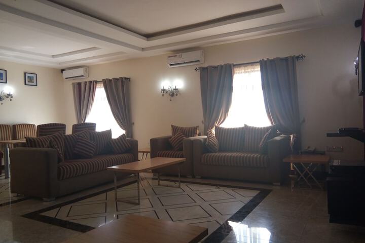 Room 9 of 39